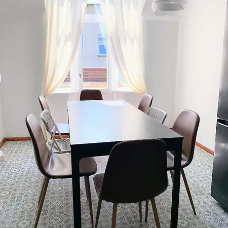 100m2 Sea Apartment, 2 Bathrooms, 500m To The Beach & Pier 公寓 *